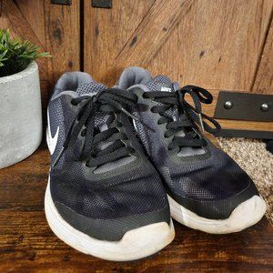 NIKE Womens Sneakers - Revolution 3